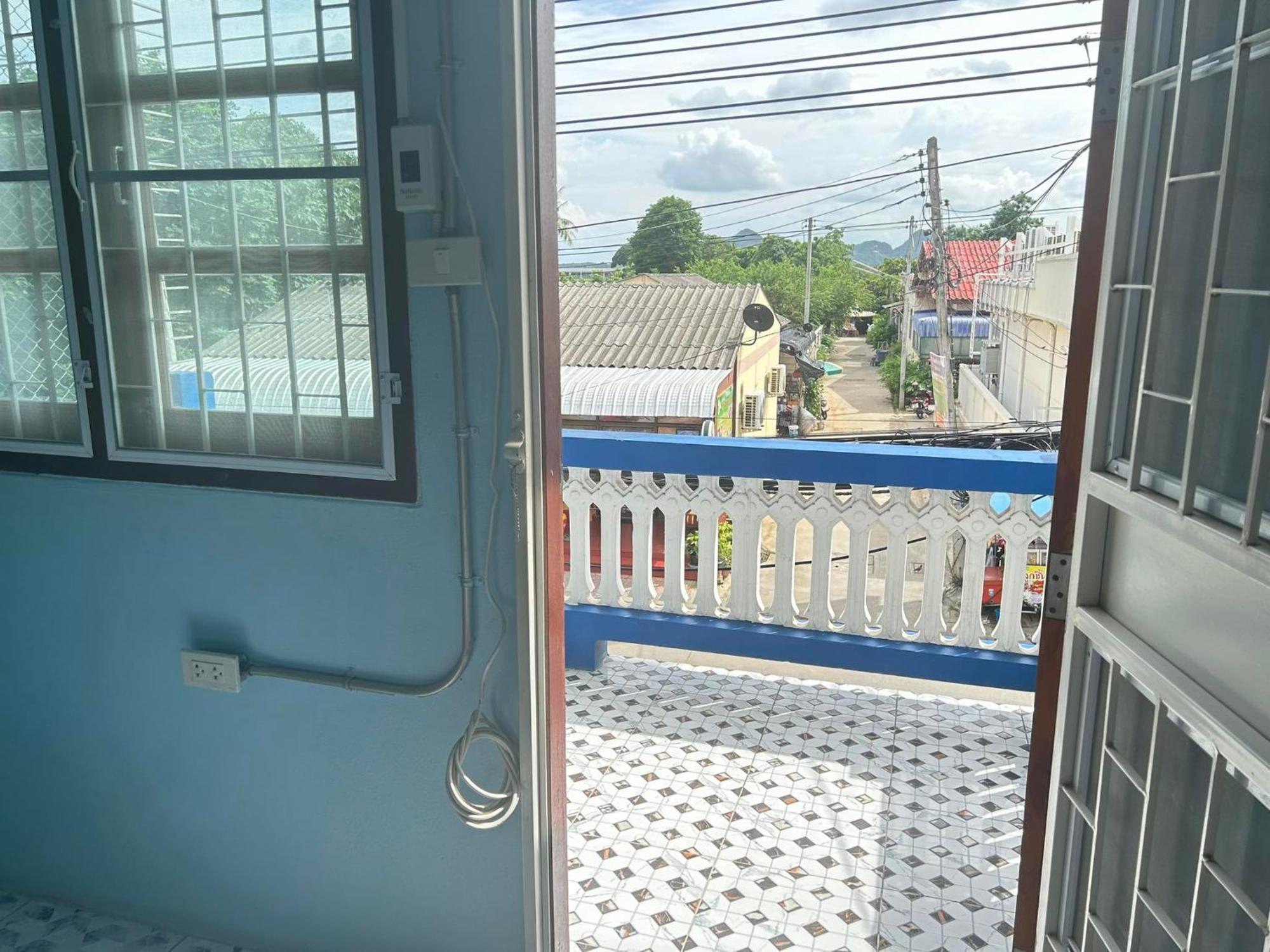 Noot'S Bar And Guesthouse Kanchanaburi Exterior foto